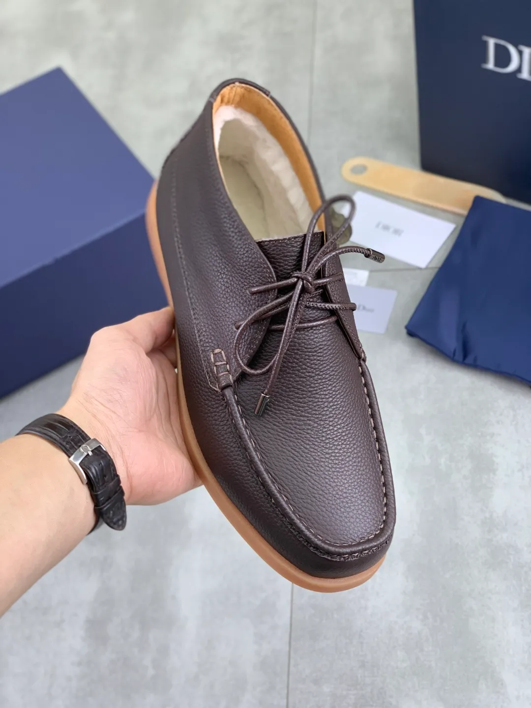 Men's men's shoes 💰P580 new style wool lining 💰high version 💎💎💎Dior original version! Top Italian purchasing agent! Men's high-top business casual leather shoes, original imported calfskin upper, ultimate texture, gentleman style, warm real wool lining inside, top-quality original Italian rubber outsole, first-class workmanship, top quality! Size: 39-44 (45 customized)